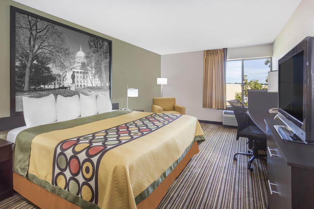 Super 8 By Wyndham Madison South Motel Room photo